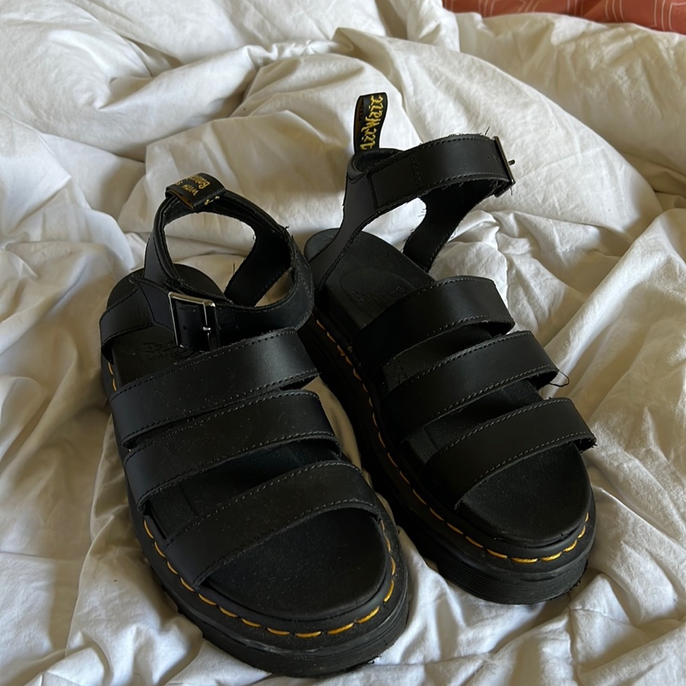 DR MARTENS - Blaire hydro leather strap sandals